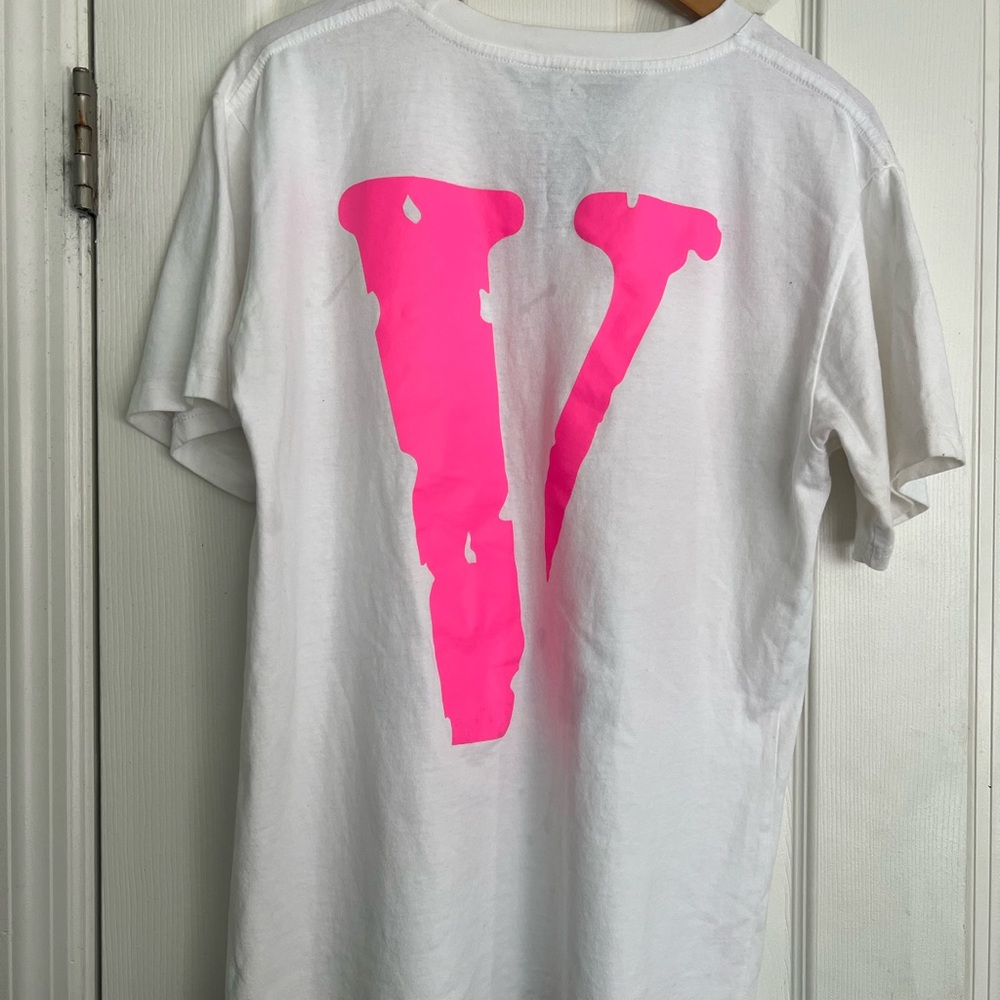VLONE White Shirt with Black Lettering - Picture 2 of 6
